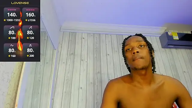 Snapshot of DominicSccott chatting on 02-05-25, 12:38 DominicSccott online show from 02-05-25, 12:38