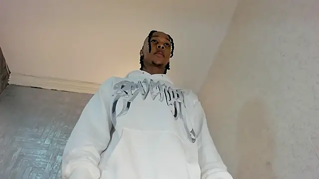 Snapshot of DominicSccott chatting on 10-12-25, 12:37 DominicSccott online show from 10-12-25, 12:37