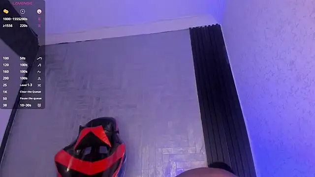 Snapshot of DominicSccott chatting on 10-22-25, 01:00 DominicSccott online show from 10-22-25, 01:00