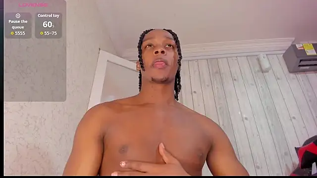 Snapshot of DominicSccott chatting on 10-24-25, 12:34 DominicSccott online show from 10-24-25, 12:34