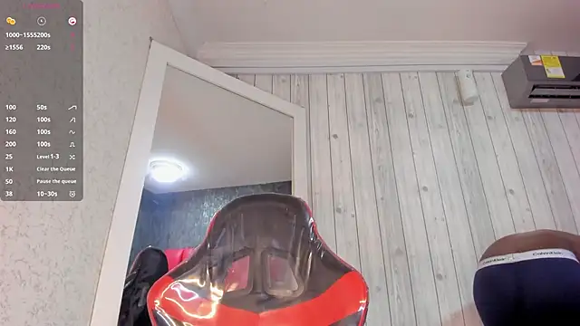 Snapshot of DominicSccott chatting on 11-19-25, 01:00 DominicSccott online show from 11-19-25, 01:00