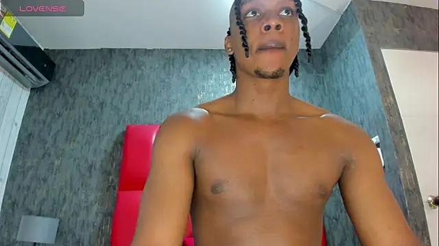 Snapshot of DominicSccott chatting on 05-17-26, 12:34 DominicSccott online show from 05-17-26, 12:34
