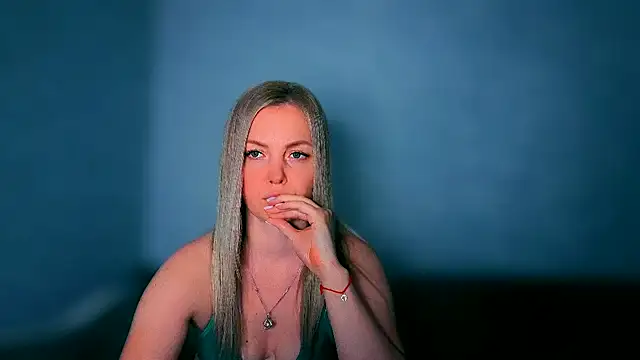 iam Venus online show from 04-24-26, 03:47