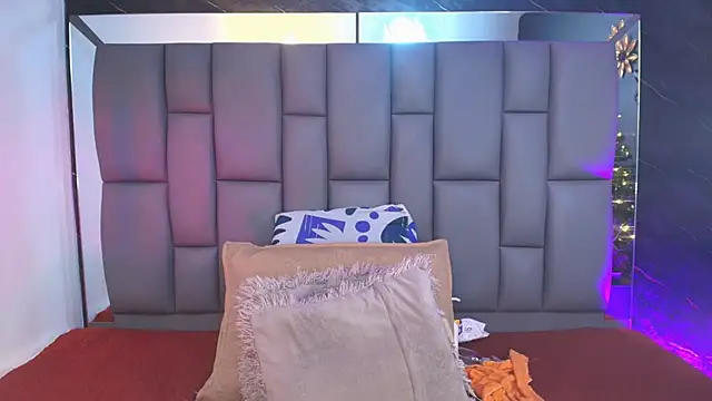  MiaBrown  online show from 11-27-25, 12:07