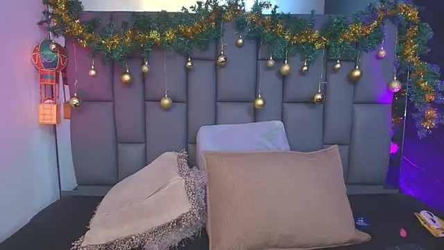  MiaBrown  online show from 12-19-25, 12:12