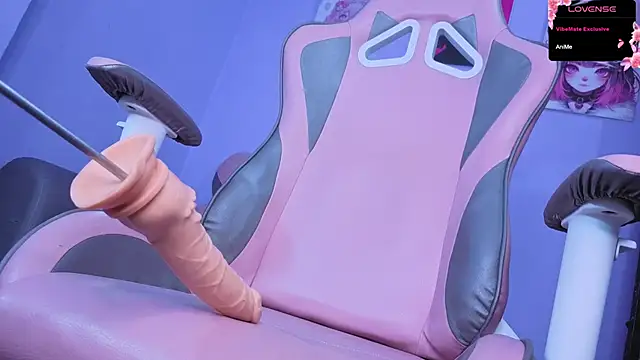 Snapshot of bella-lana2000 chatting on 09-11-25, 02:33 bella-lana2000 online show from 09-11-25, 02:33