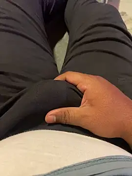 Snapshot of Honeydick7 chatting on 03-15-25, 08:26 Honeydick7 online show from 03-15-25, 08:26