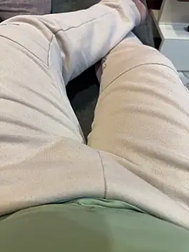 Snapshot of Honeydick7 chatting on 02-12-26, 06:41 Honeydick7 online show from 02-12-26, 06:41