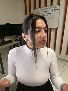 Nicollemays online show from 02-15-25, 12:11