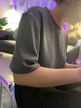 Nicollemays online show from 03-11-25, 12:06