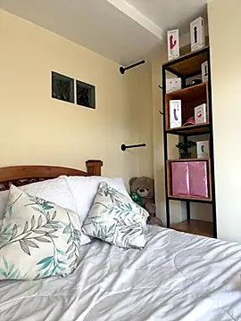 Nicollemays online show from 10-07-25, 01:08