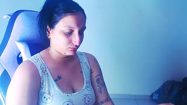 Snapshot of liz_dirty chatting on 05-15-26, 10:39 liz dirty online show from 05-15-26, 10:39