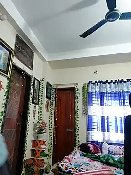 Snapshot of Suvosri chatting on 03-04-25, 12:44 Suvosri online show from 03-04-25, 12:44