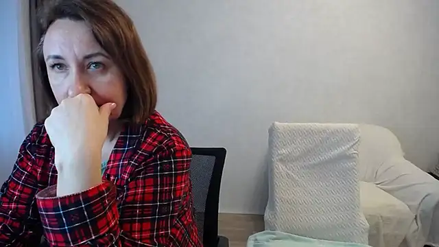 DonnaMagdalena online show from 11-21-25, 09:08