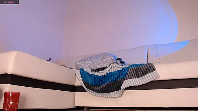 Snapshot of heyleybbgirl chatting on 12-31-24, 10:56 heyleybbgirl online show from 12-31-24, 10:56