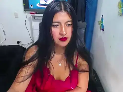 Yunhot  online show from 03-07-25, 01:42