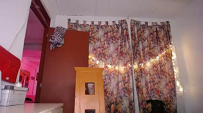 Snapshot of yselahot chatting on 02-19-25, 03:05 yselahot online show from 02-19-25, 03:05