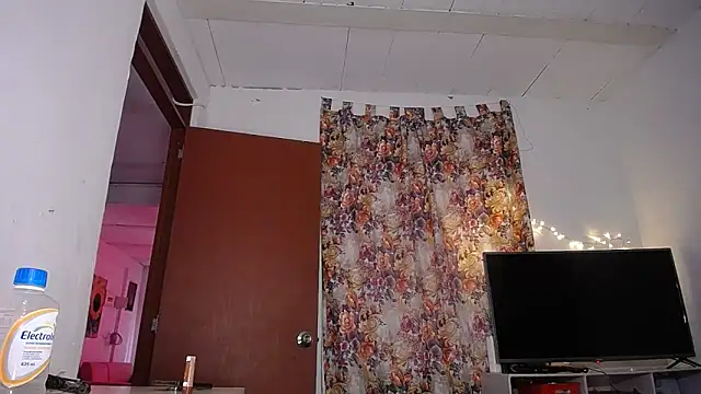 Snapshot of yselahot chatting on 03-03-25, 08:21 yselahot online show from 03-03-25, 08:21