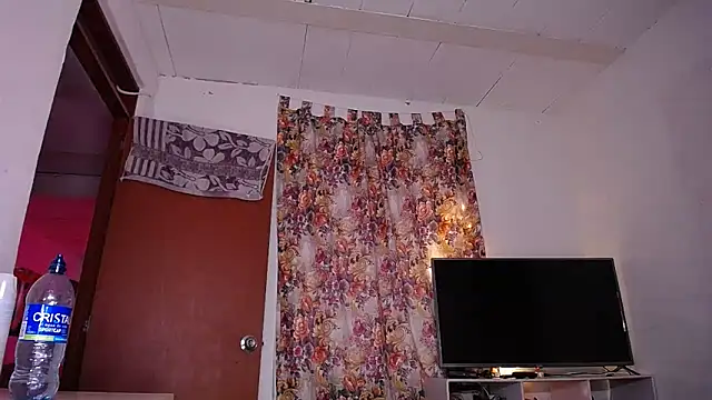 Snapshot of yselahot chatting on 03-06-25, 06:59 yselahot online show from 03-06-25, 06:59