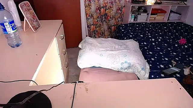 Snapshot of yselahot chatting on 03-06-25, 10:04 yselahot online show from 03-06-25, 10:04