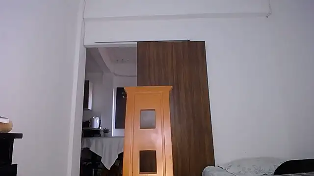 yselahot online show from 12-22-25, 08:50