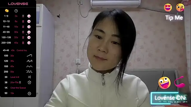 Snapshot of Elvira_baby chatting on 02-01-25, 04:22 Elvira baby online show from 02-01-25, 04:22