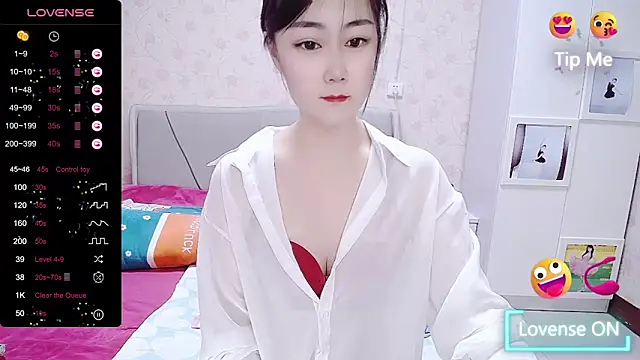 Snapshot of Elvira_baby chatting on 02-06-25, 04:42 Elvira baby online show from 02-06-25, 04:42