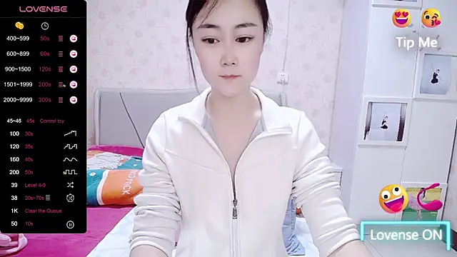 Snapshot of Elvira_baby chatting on 02-26-25, 03:21 Elvira baby online show from 02-26-25, 03:21