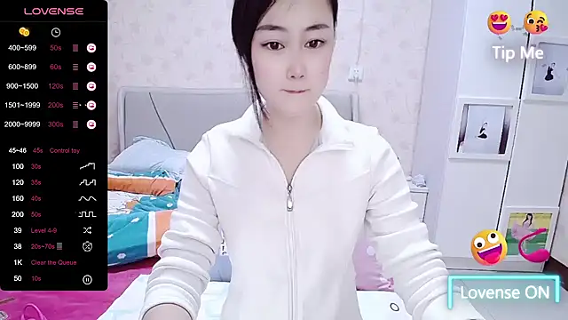 Snapshot of Elvira_baby chatting on 03-10-25, 02:37 Elvira baby online show from 03-10-25, 02:37