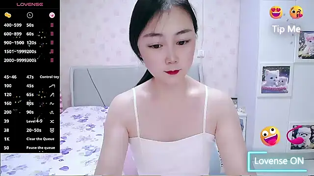 Snapshot of Elvira_baby chatting on 06-08-26, 02:45 Elvira baby online show from 06-08-26, 02:45