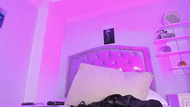 CamileHolmes online show from 12-28-24, 08:16