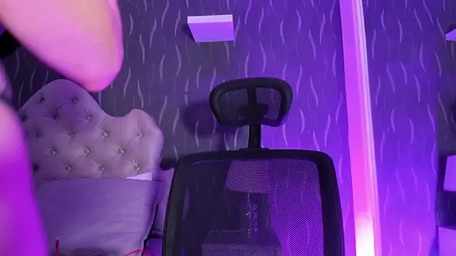 CamileHolmes online show from 01-22-25, 04:23