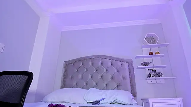 CamileHolmes online show from 02-09-25, 08:44