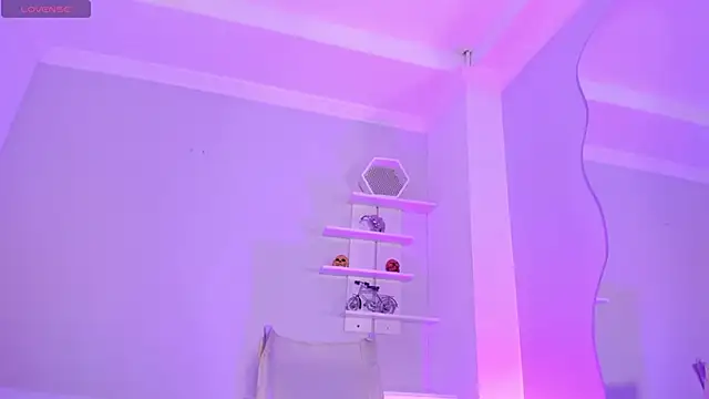 CamileHolmes online show from 02-21-25, 05:35