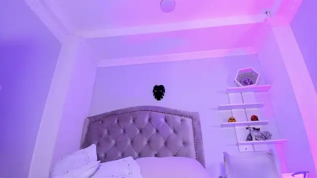 CamileHolmes online show from 03-07-25, 05:29