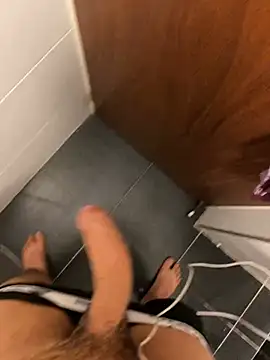 Luismimor93 online show from 12-21-24, 02:04