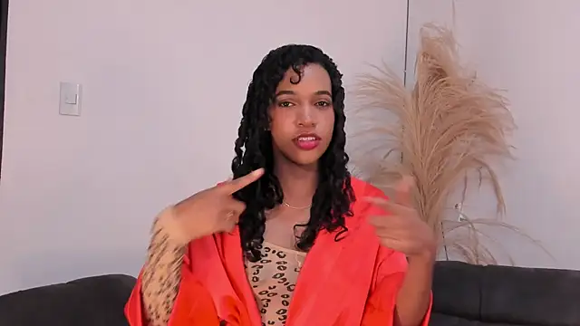 Snapshot of Tina_Rouse2 chatting on 07-25-26, 11:35 Tina Rouse2 online show from 07-25-26, 11:35