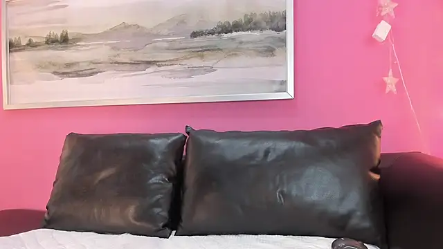 Tiffanysurez  online show from 09-16-25, 08:32