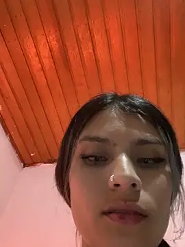 Tiffanysurez  online show from 10-08-25, 02:53