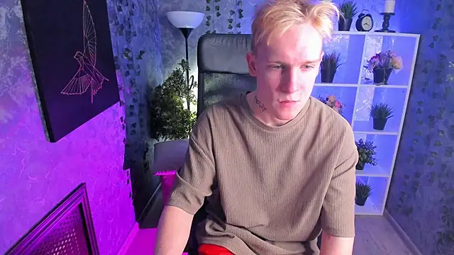 Snapshot of AlexxSweet chatting on 12-07-24, 04:42 AlexxSweet online show from 12-07-24, 04:42