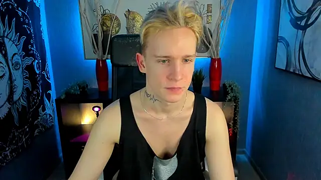 Snapshot of AlexxSweet chatting on 12-25-24, 09:02 AlexxSweet online show from 12-25-24, 09:02