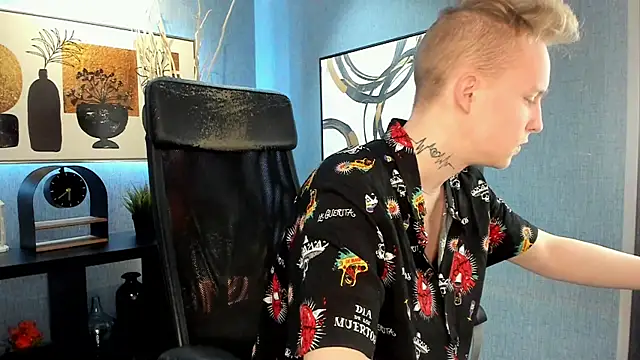 Snapshot of AlexxSweet chatting on 03-15-25, 06:36 AlexxSweet online show from 03-15-25, 06:36