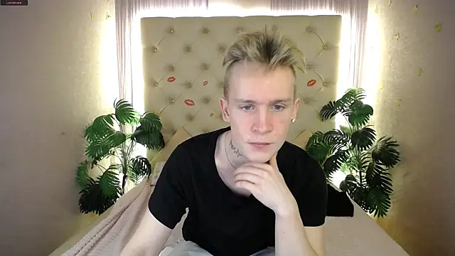 Snapshot of AlexxSweet chatting on 03-23-25, 05:10 AlexxSweet online show from 03-23-25, 05:10