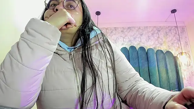 Snapshot of nalalye_cruzz_ chatting on 09-12-25, 02:00 nalalye cruzz  online show from 09-12-25, 02:00