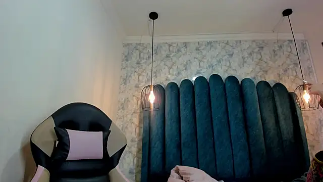 Snapshot of nalalye_cruzz_ chatting on 09-25-25, 04:05 nalalye cruzz  online show from 09-25-25, 04:05