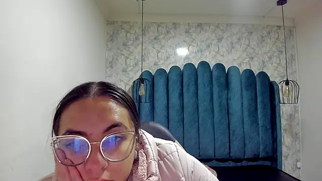 Snapshot of nalalye_cruzz_ chatting on 10-03-25, 02:30 nalalye cruzz  online show from 10-03-25, 02:30
