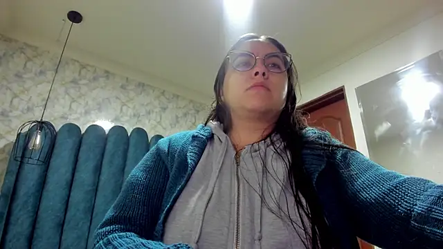 Snapshot of nalalye_cruzz_ chatting on 10-15-25, 03:17 nalalye cruzz  online show from 10-15-25, 03:17