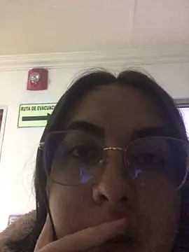 Snapshot of nalalye_cruzz_ chatting on 05-03-26, 01:11 nalalye cruzz online show from 05-03-26, 01:11