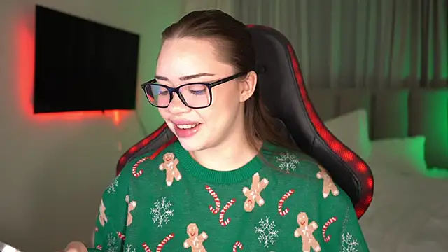 Snapshot of VixenMia chatting on 12-14-24, 03:29 VixenMia online show from 12-14-24, 03:29