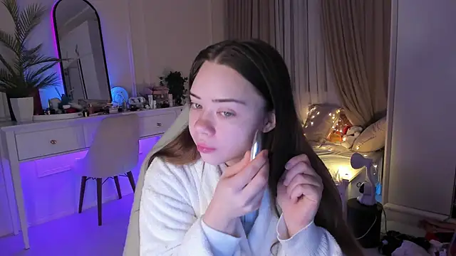 Snapshot of VixenMia chatting on 02-28-25, 03:15 VixenMia online show from 02-28-25, 03:15